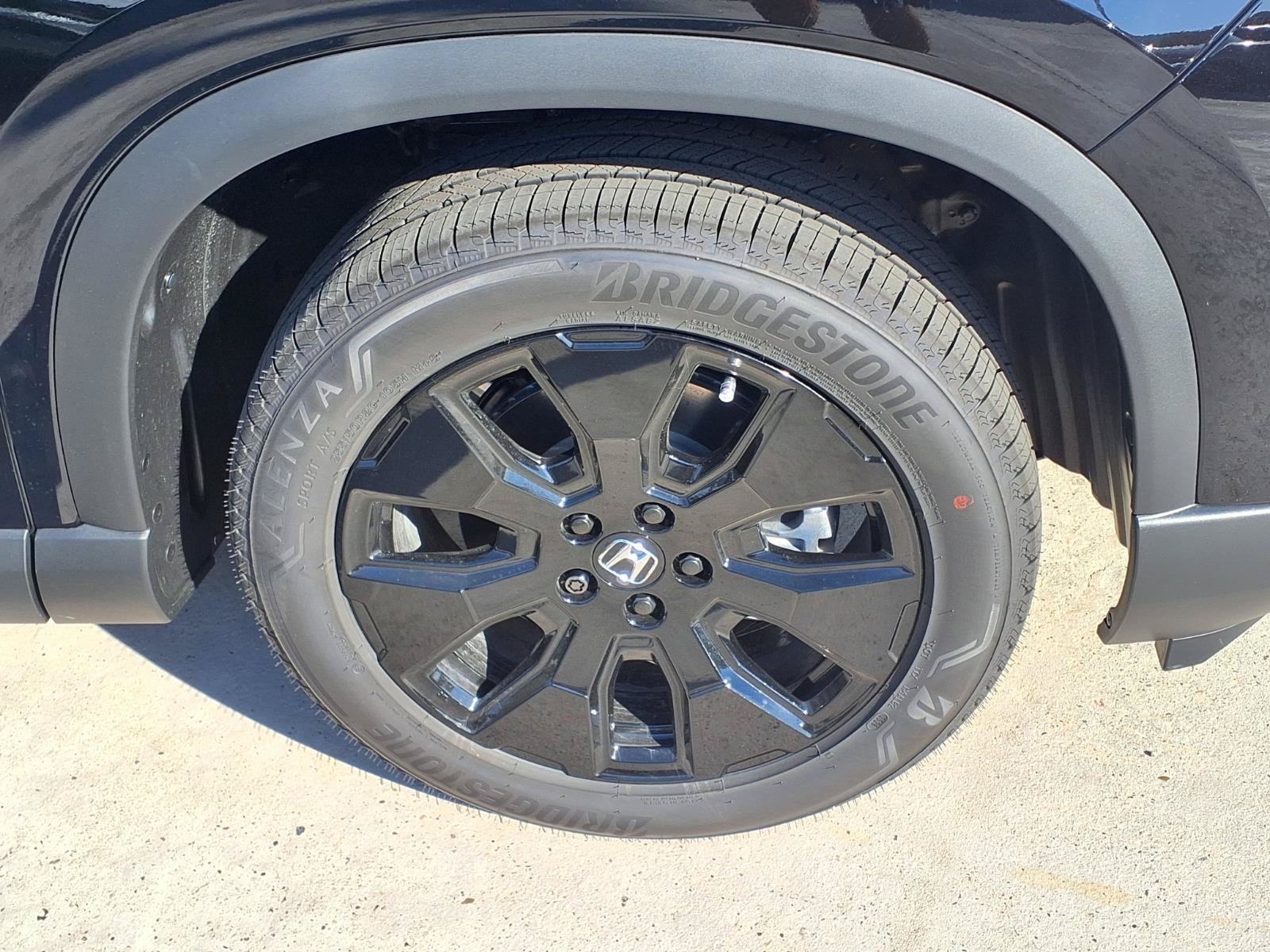 New 2026 Honda Pilot Black Edition image 9