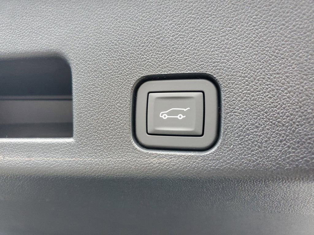 New 2026 GMC Acadia Denali w/ Super Cruise Package FWD image 6