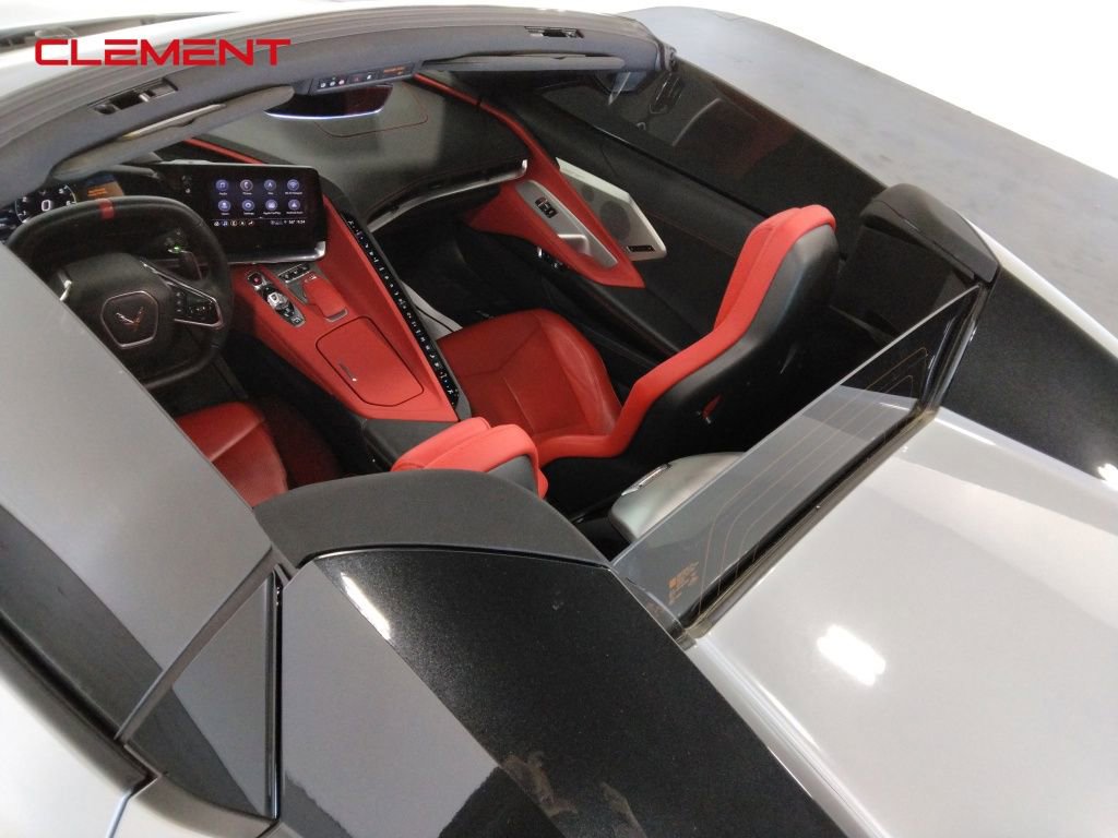 Used 2022 Chevrolet Corvette Stingray w/ Z51 Performance Package image 8