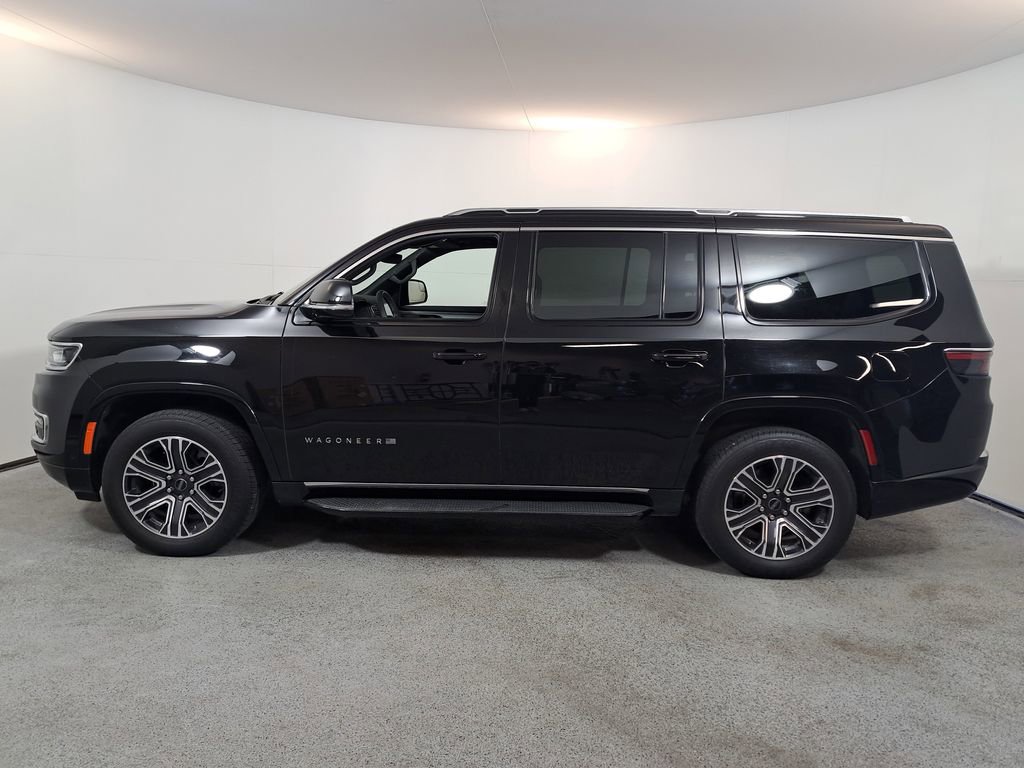 Used 2025 Jeep Wagoneer 4WD w/ Premium Group I image 4