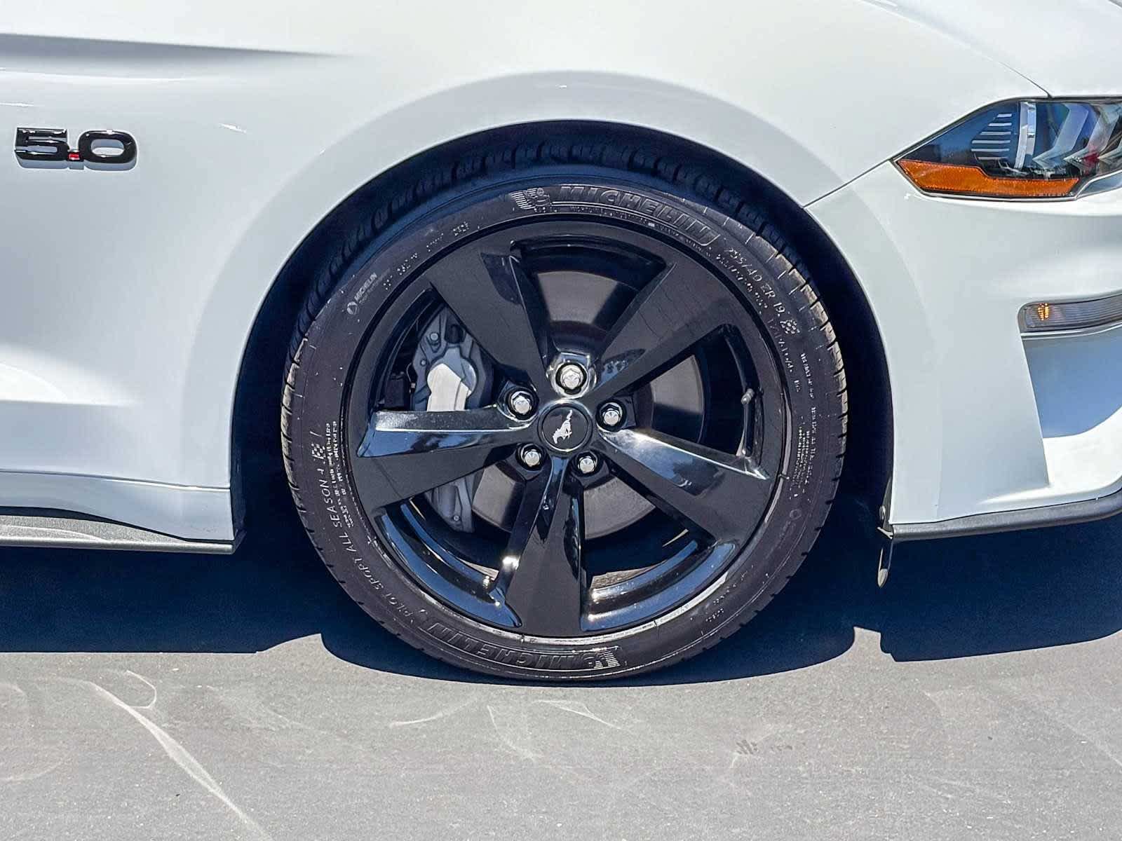 Used 2022 Ford Mustang GT w/ Black Accent Package RWD image 9