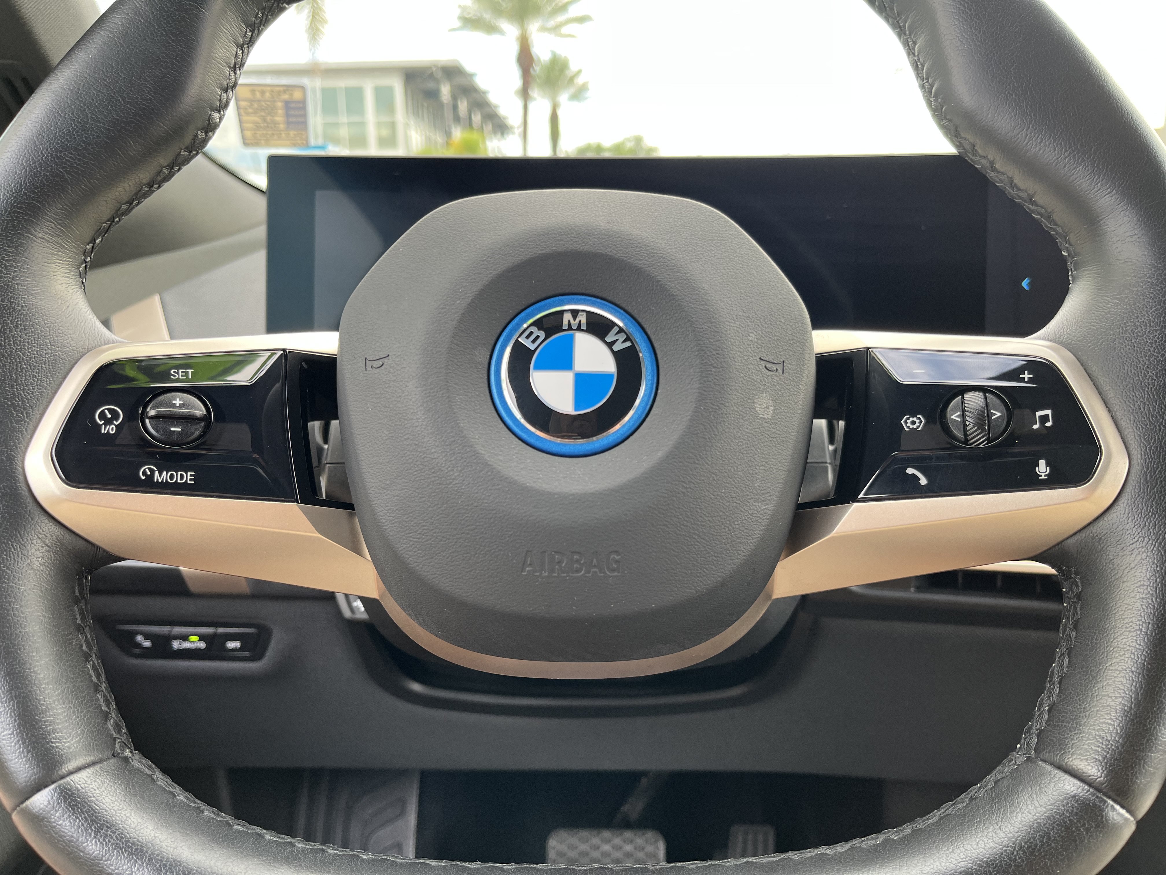 Used 2025 BMW iX xDrive50 AWD/4WD image 24