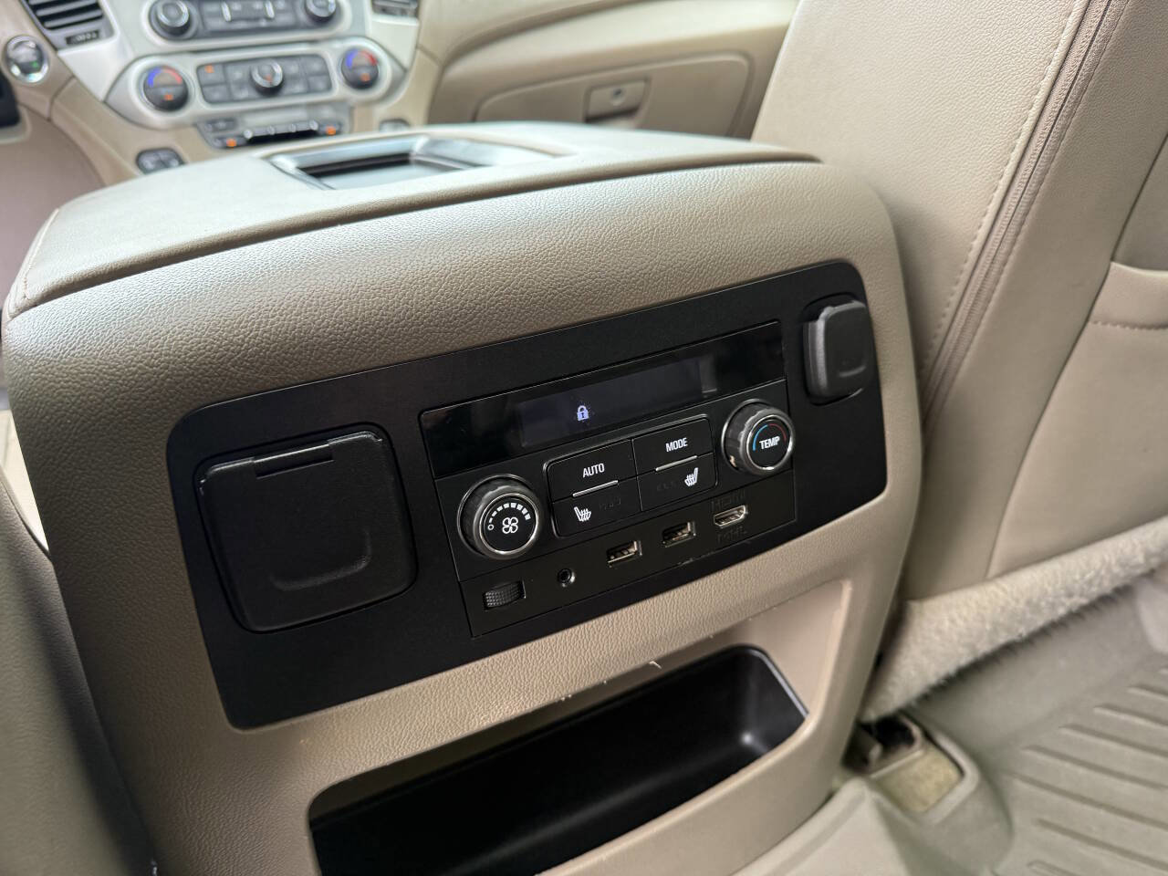 Used 2019 GMC Yukon XL SLT w/ Premium Edition AWD/4WD image 47