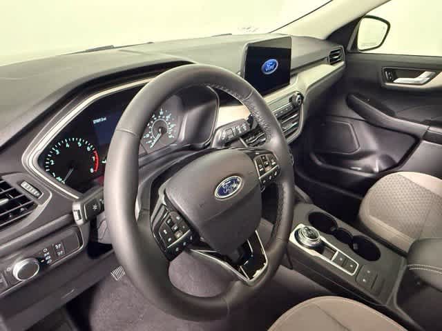 Used 2021 Ford Escape SE w/ SE Sport Appearance Package FWD image 17