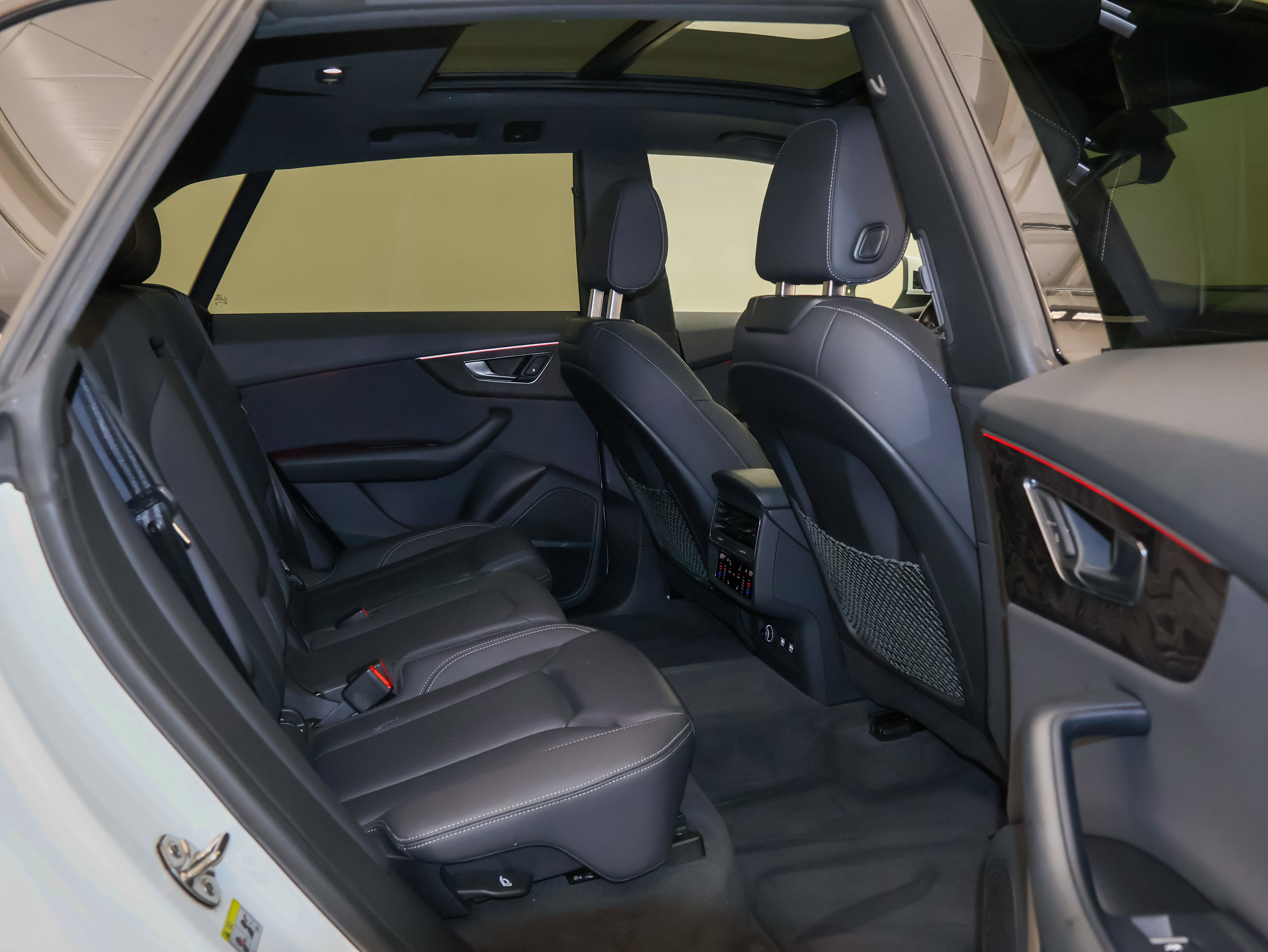 Used 2020 Audi Q8 Premium Plus w/ Premium Plus Package AWD/4WD image 53
