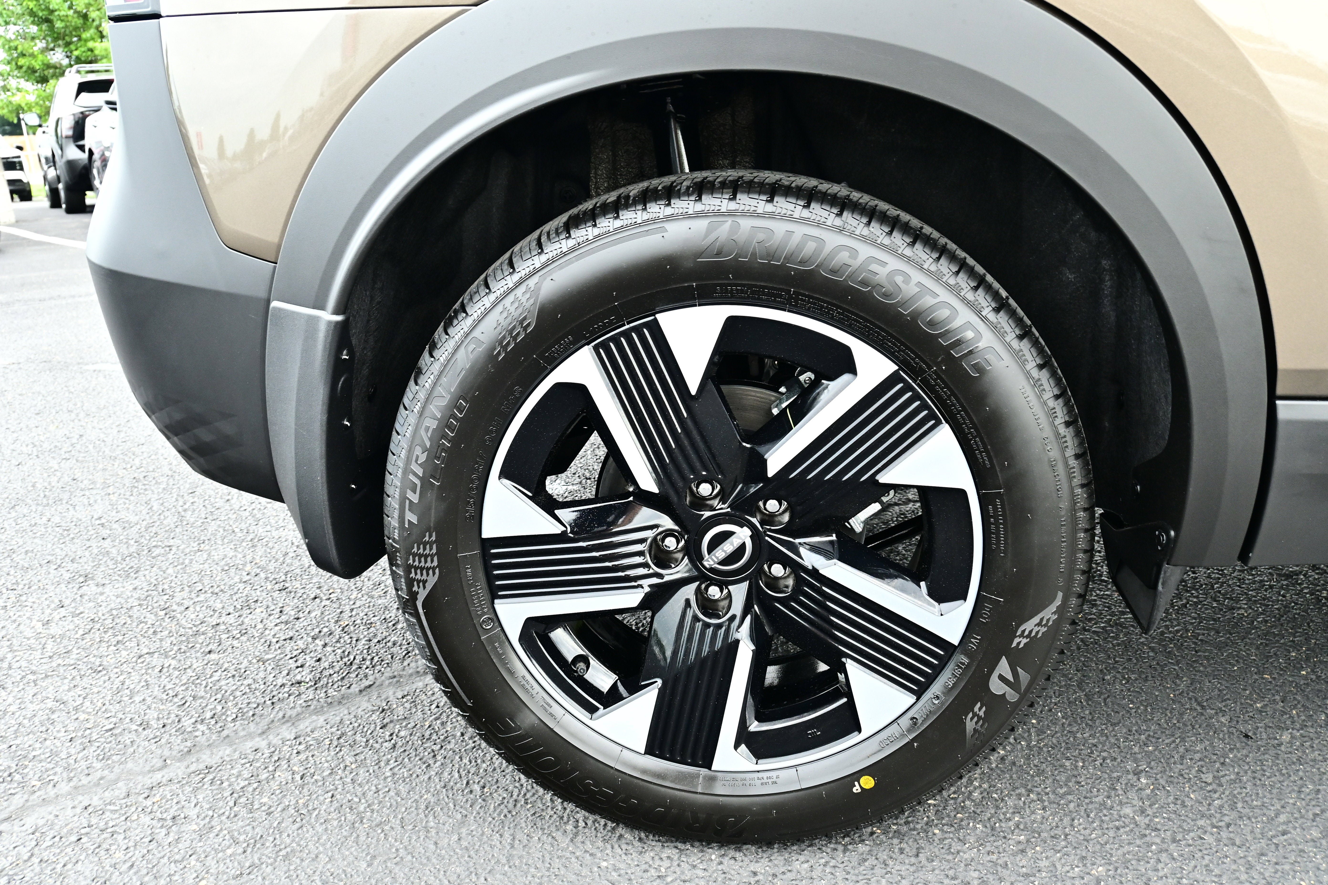 New 2026 Nissan Kicks SV w/ SV Premium Package AWD/4WD image 9