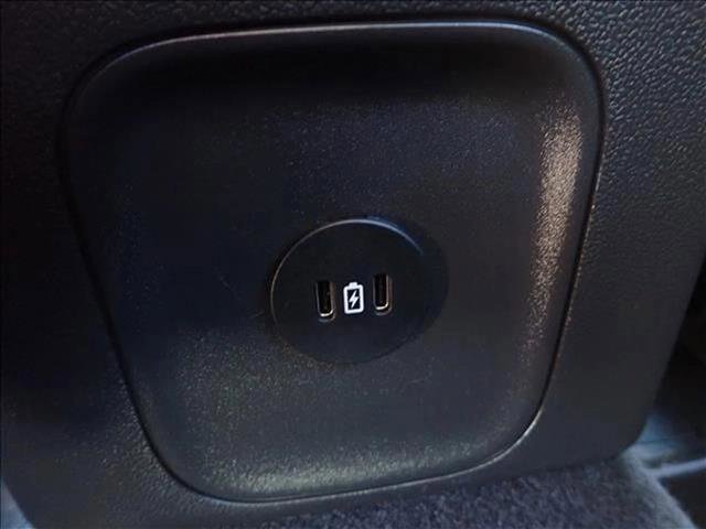 Used 2025 Ford Escape SE image 11