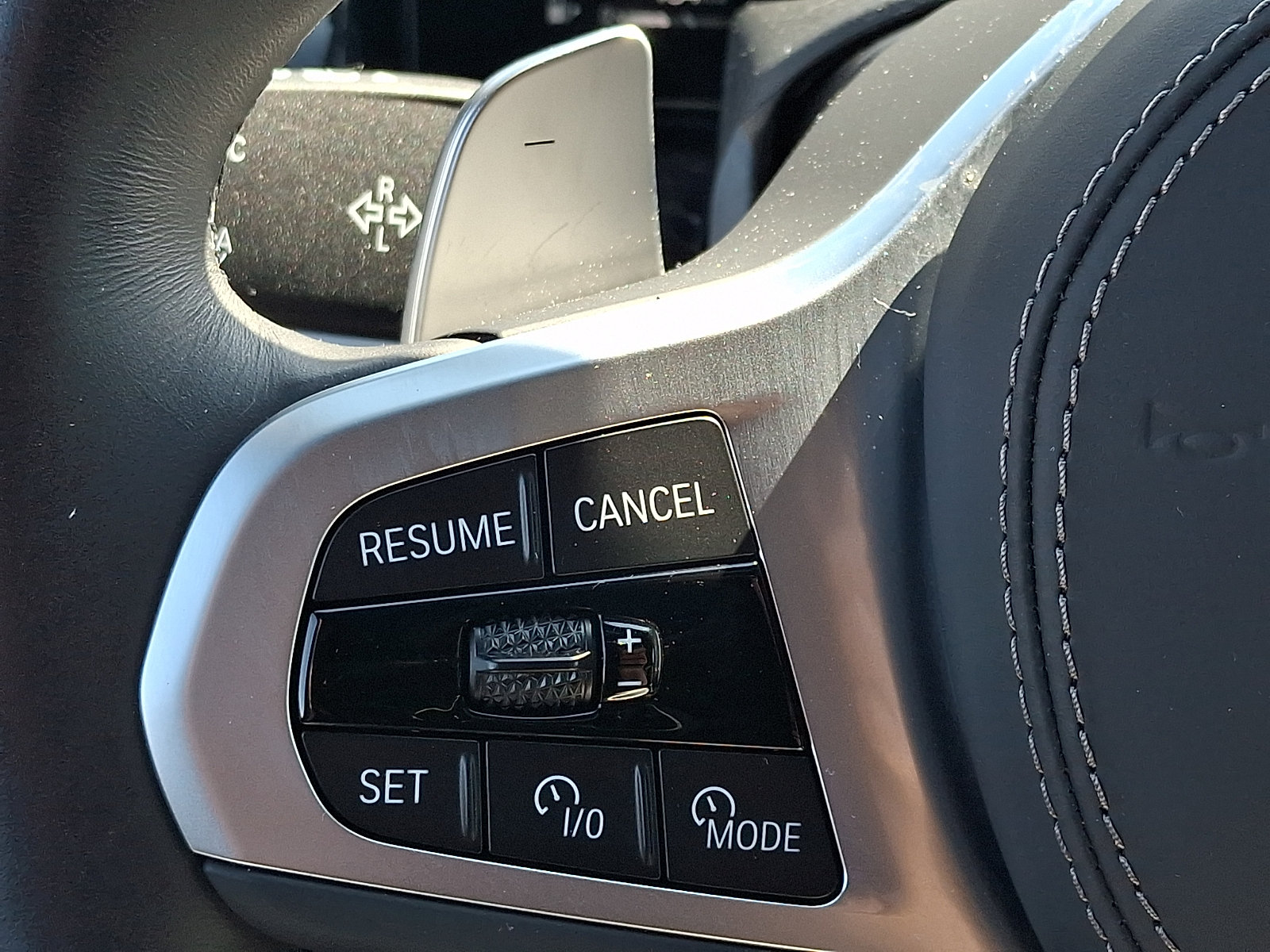 Used 2025 BMW X6 xDrive40i w/ Climate Comfort Package AWD/4WD image 24