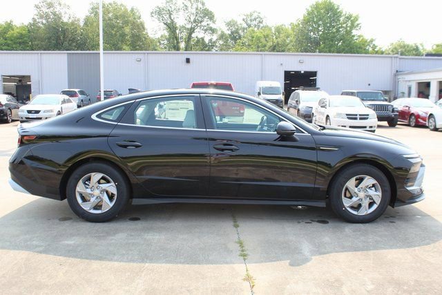 Used 2025 Hyundai Sonata SE FWD image 5