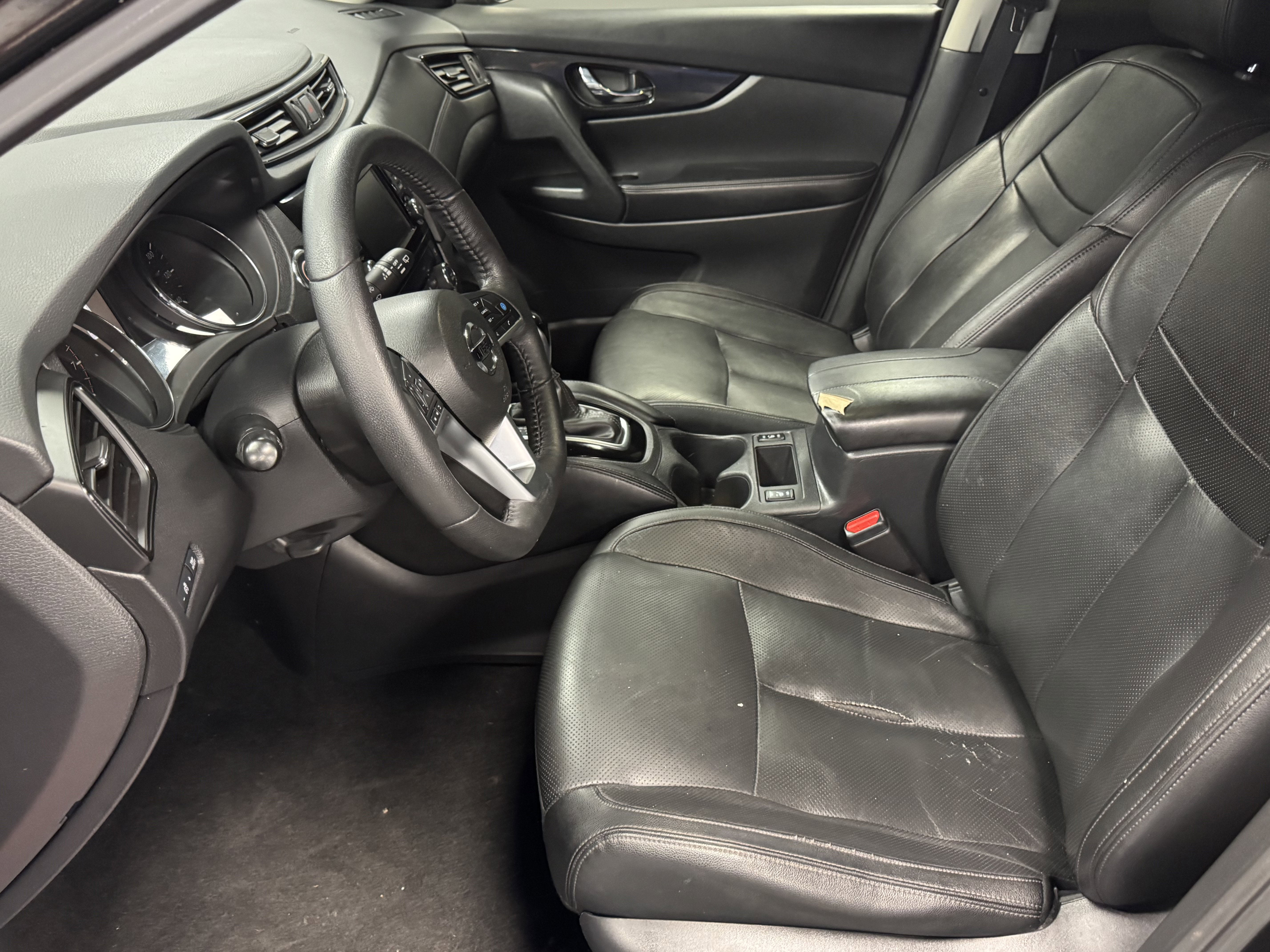 Used 2020 Nissan Rogue SL FWD image 9