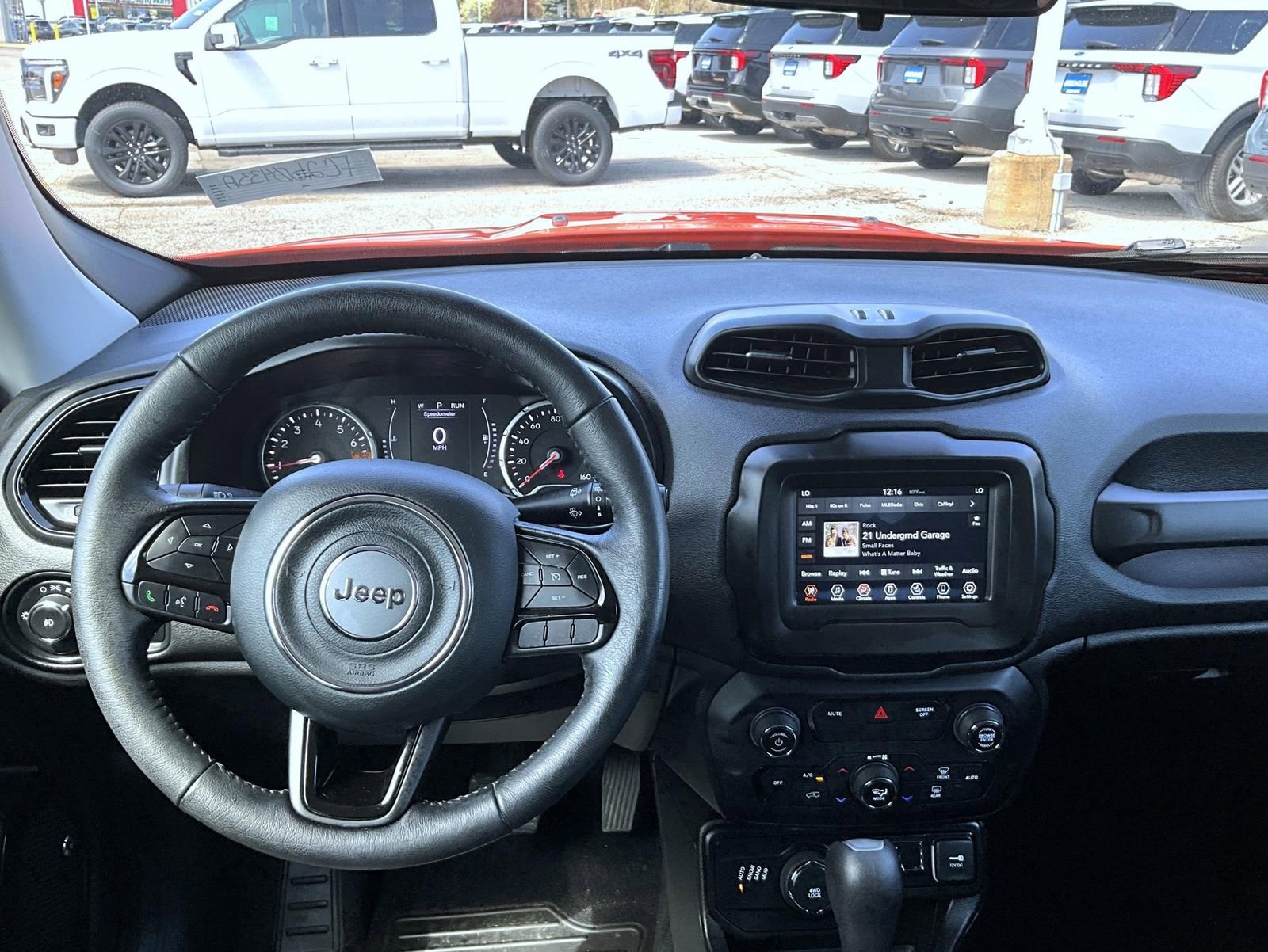 Used 2018 Jeep Renegade Altitude AWD/4WD image 13