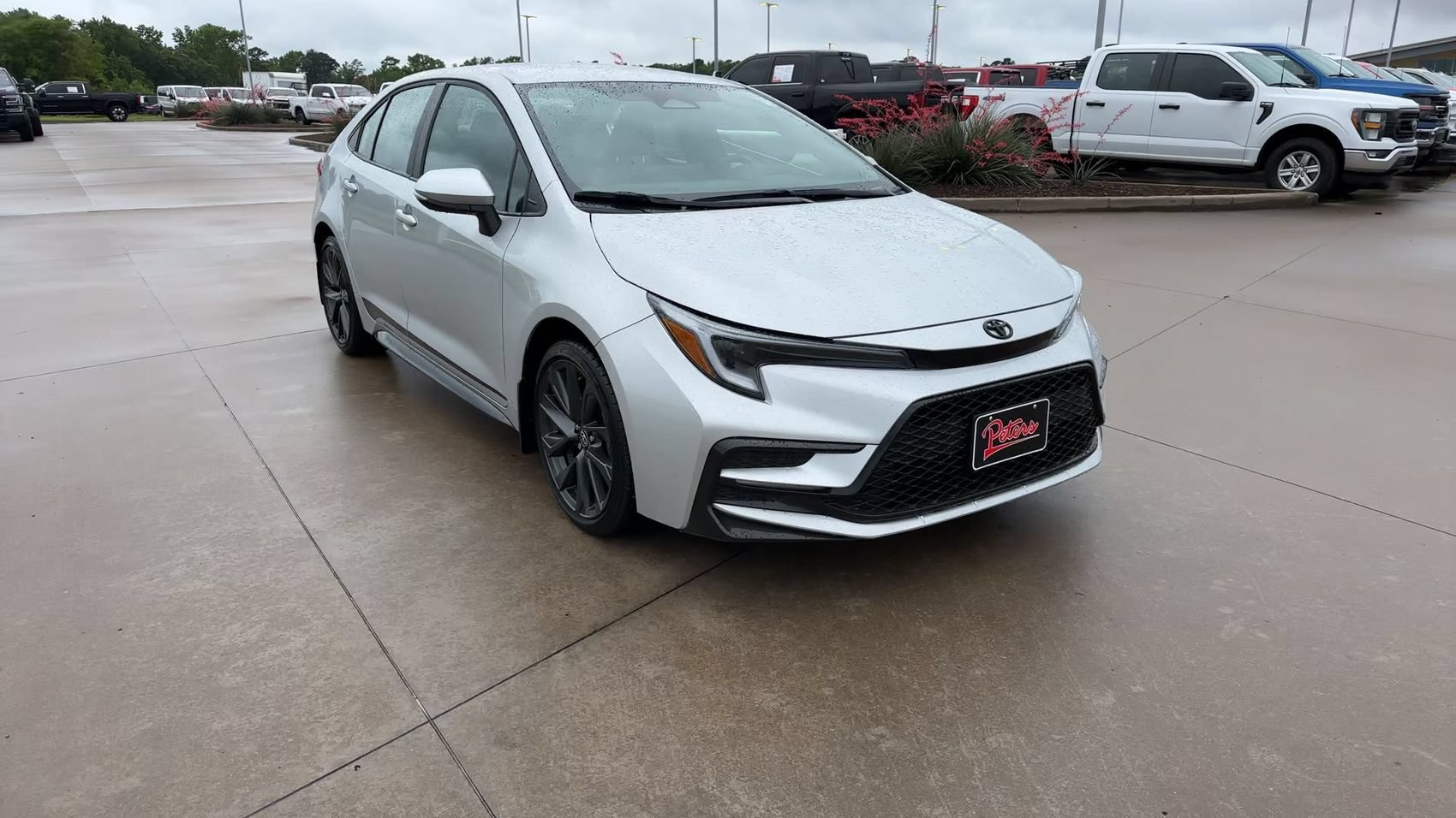 Used 2026 Toyota Corolla SE FWD image 3