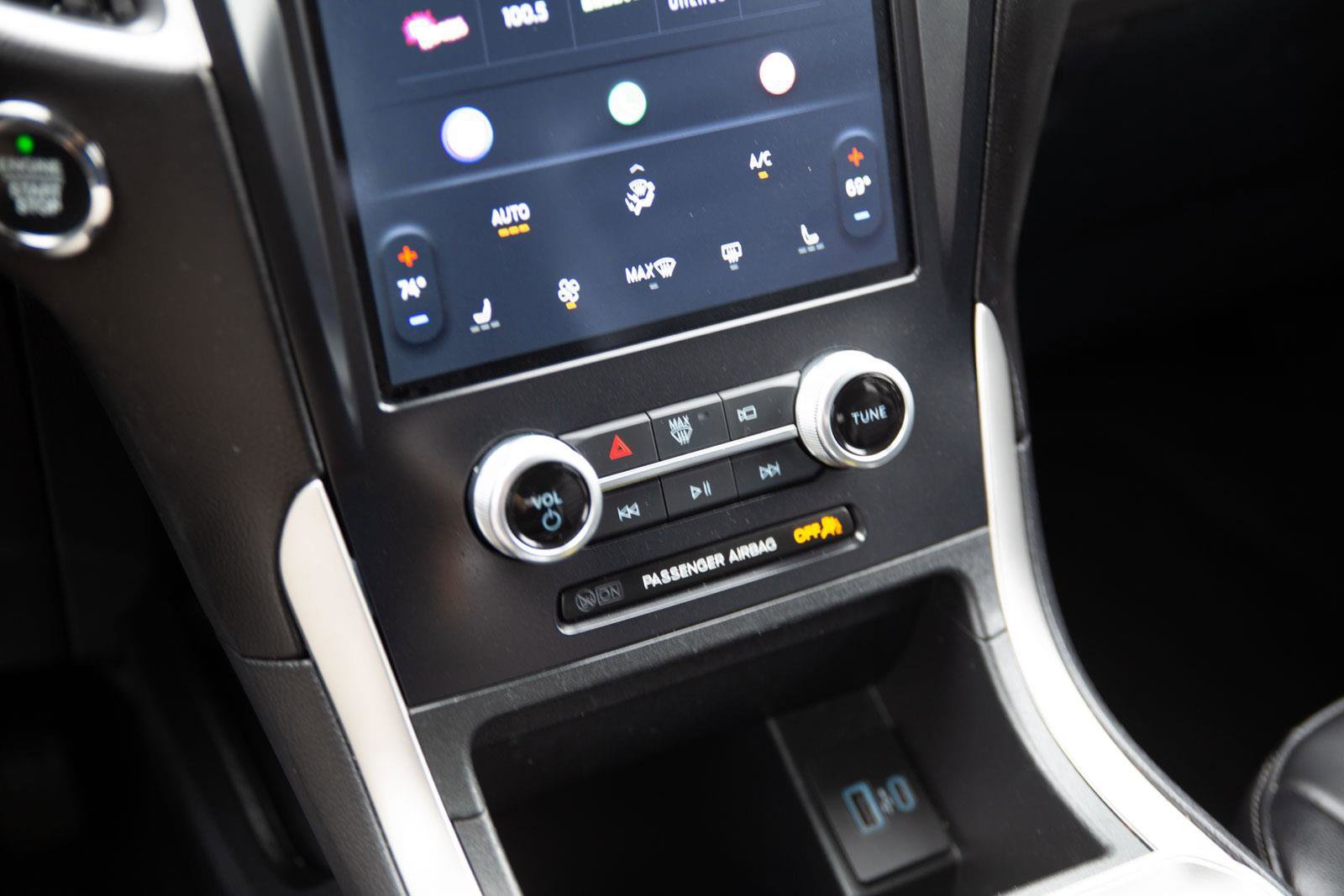 Used 2024 Ford Edge SEL image 13