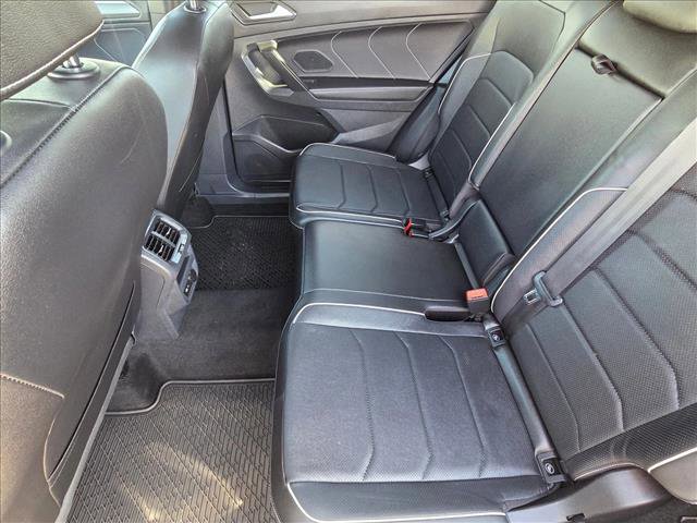 Certified 2022 Volkswagen Tiguan SEL R-Line AWD/4WD image 18