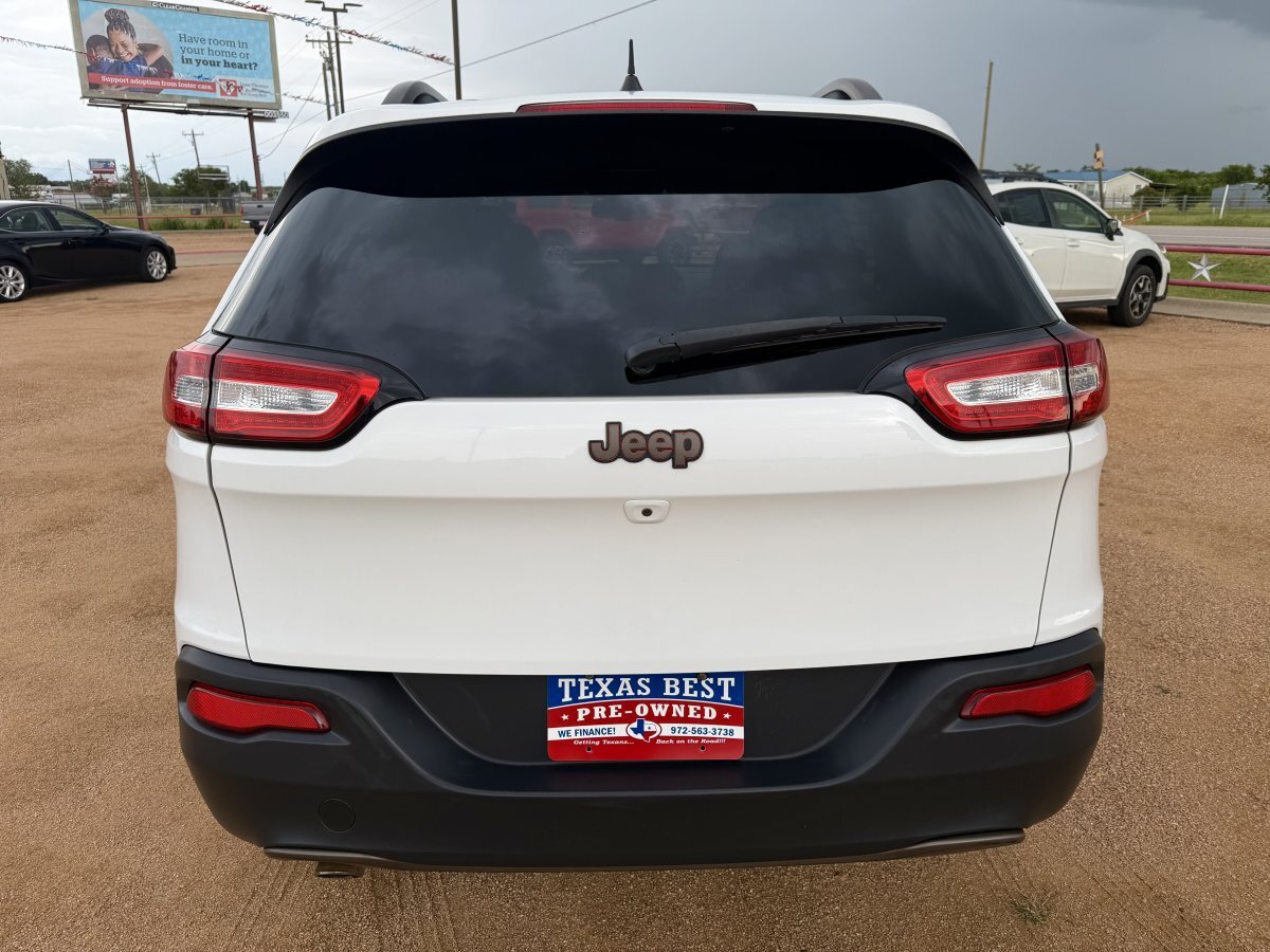 Used 2016 Jeep Cherokee 75th Anniversary FWD image 7