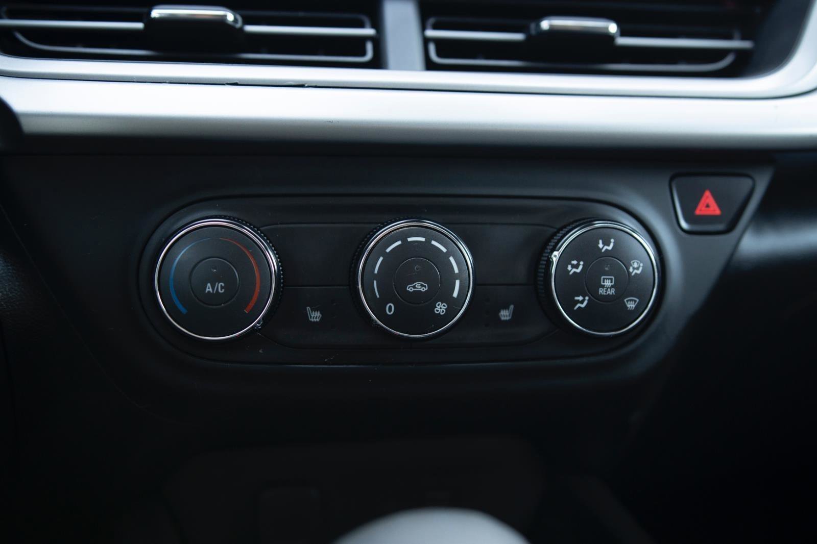 Used 2024 Chevrolet Trax LS w/ LS Convenience Package image 9