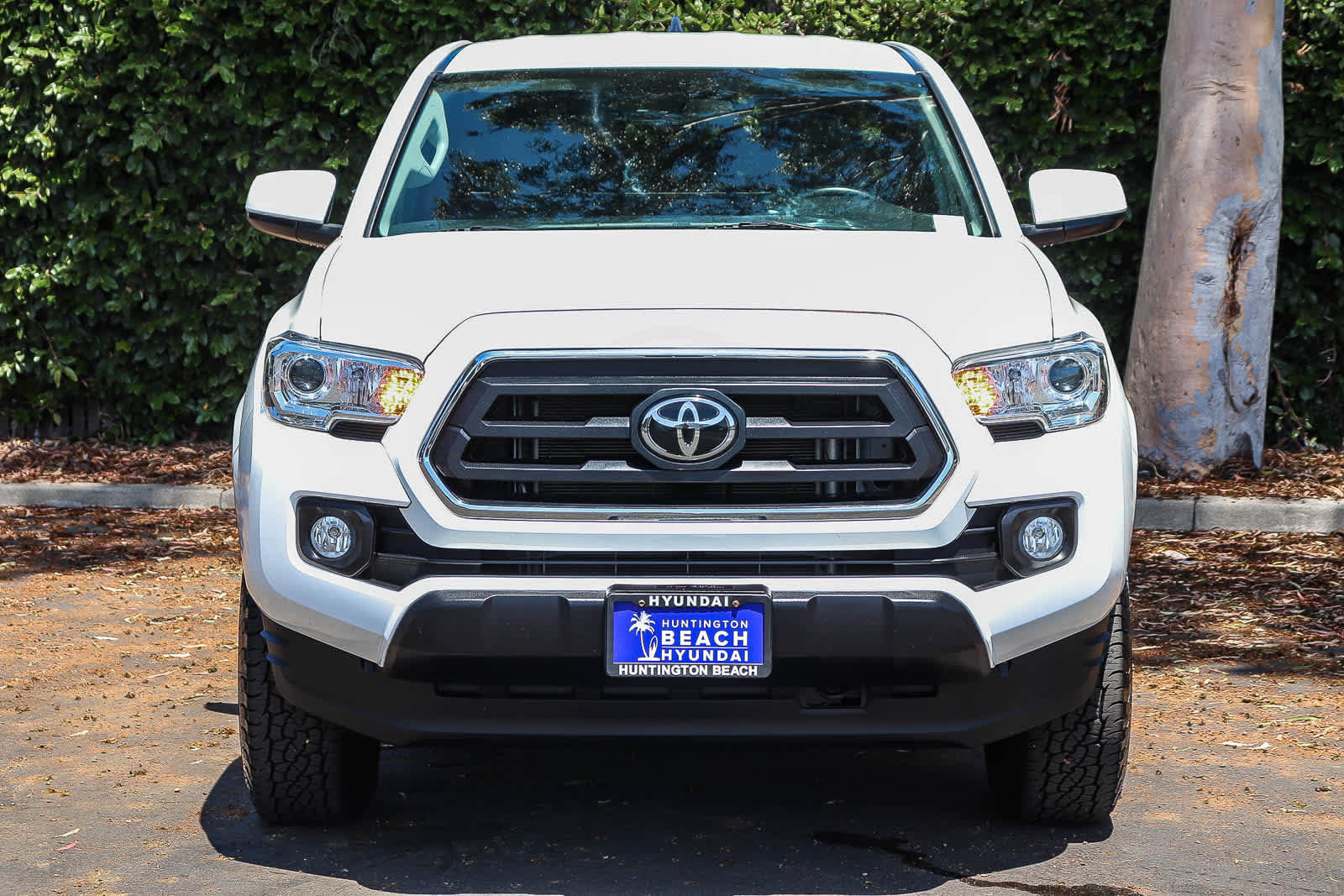 Used 2021 Toyota Tacoma SR5 RWD image 2