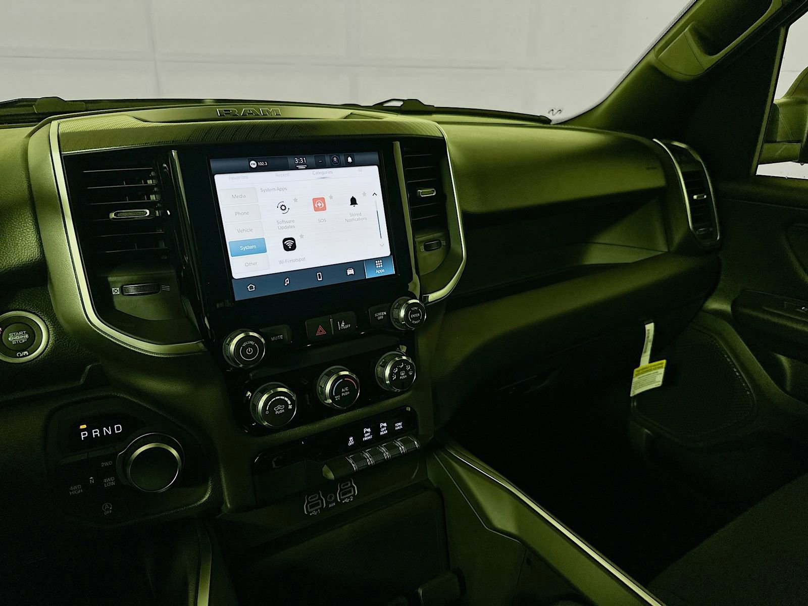New 2026 RAM 1500 Express AWD/4WD image 22
