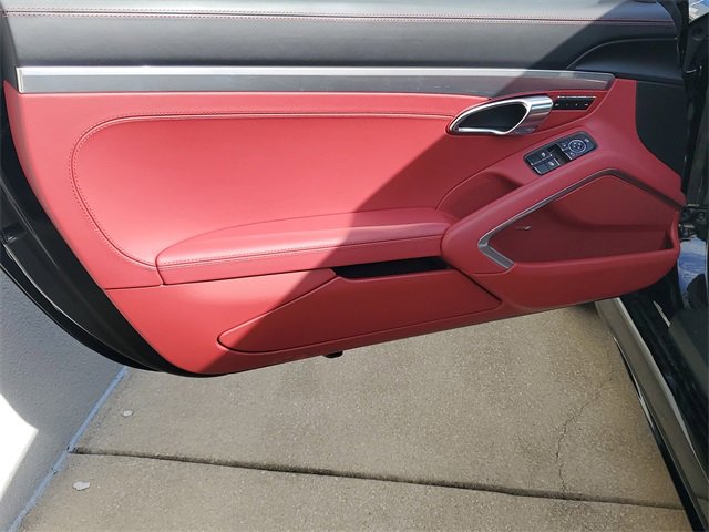 Used 2025 Porsche 718 Cayman image 19