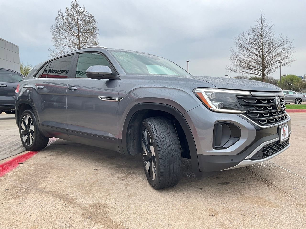 Used 2025 Volkswagen Atlas Cross Sport SE image 4