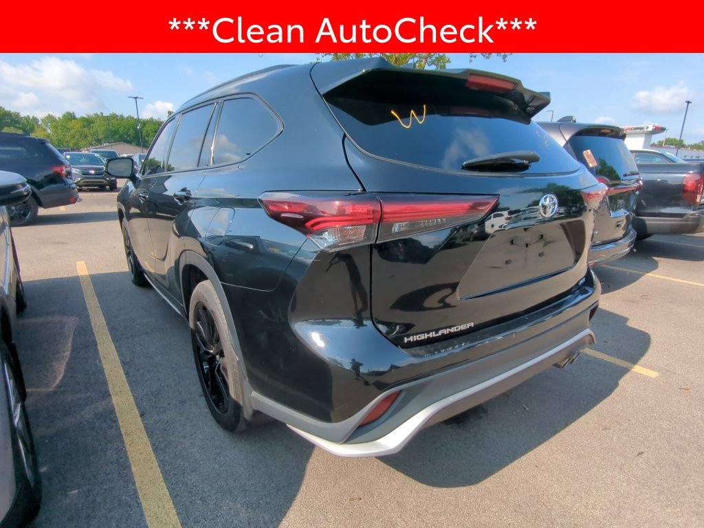 Used 2024 Toyota Highlander XSE FWD image 4