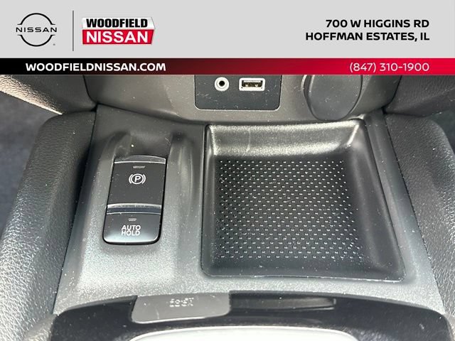 Used 2019 Nissan Rogue SV w/ Sun & Sound Touring Package AWD/4WD image 34