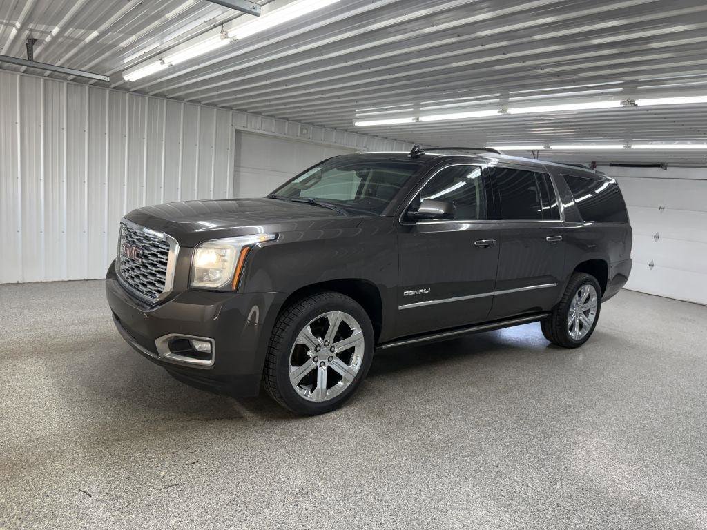 Used 2019 GMC Yukon XL Denali w/ Denali Ultimate Package image 3