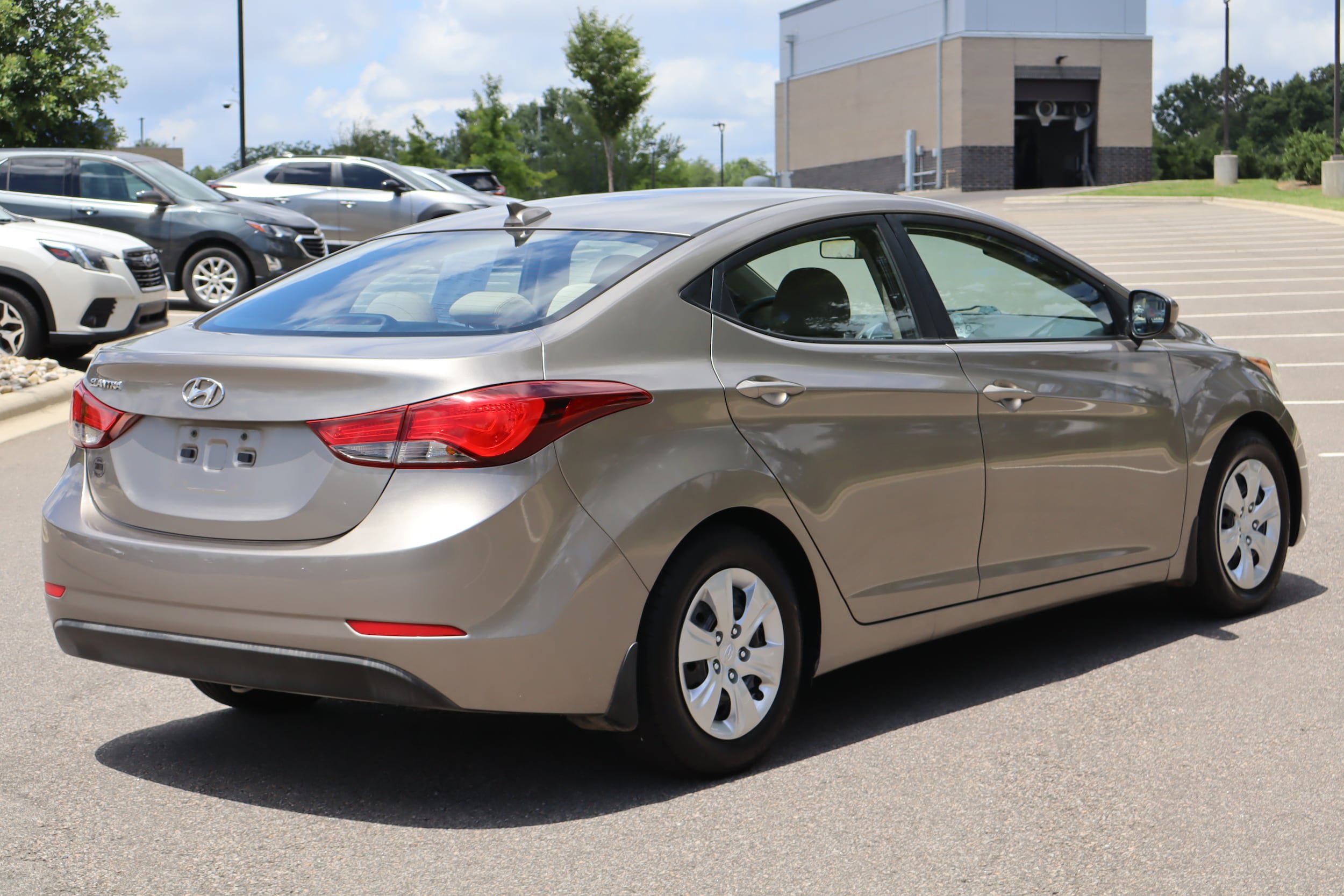 Used 2016 Hyundai Elantra SE FWD image 8