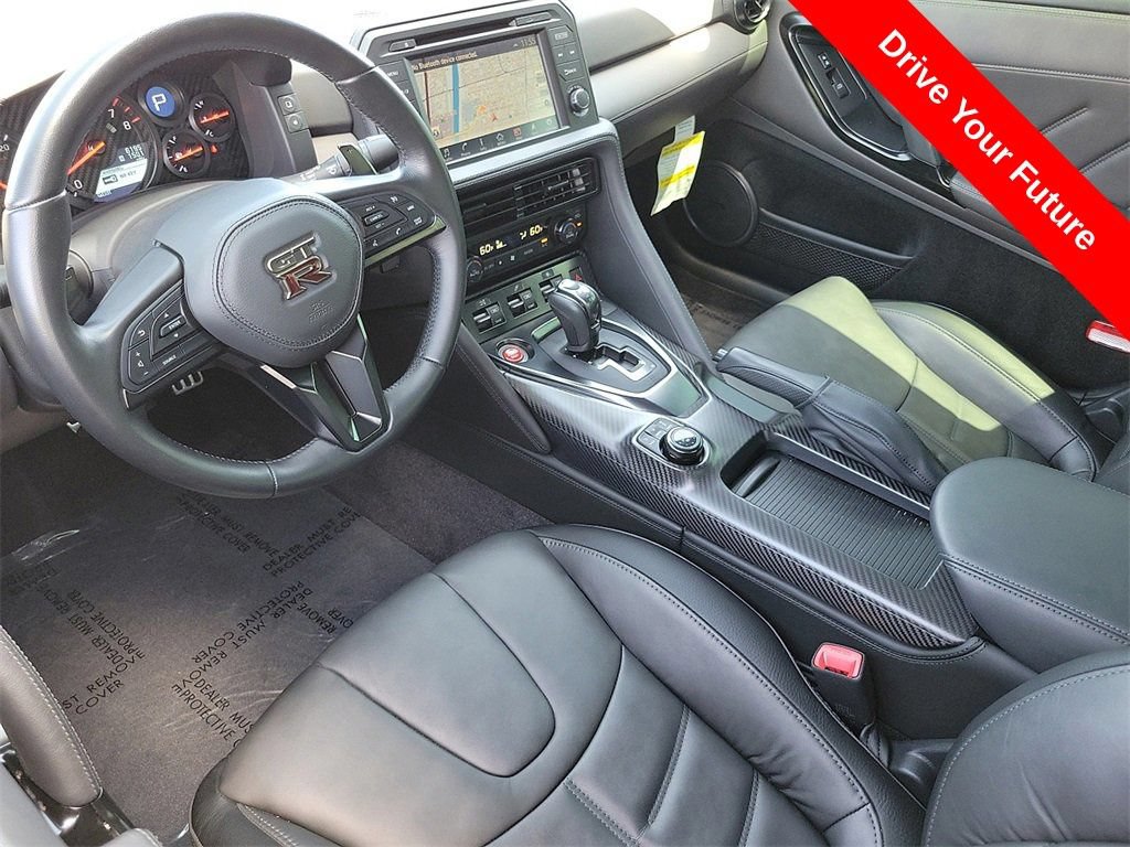 Used 2024 Nissan GT-R Premium w/ Premium Interior Package AWD/4WD image 4