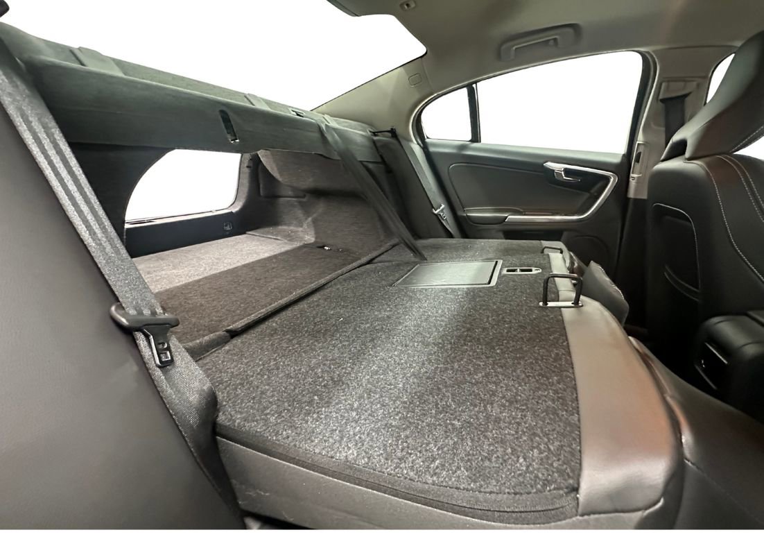 Used 2018 Volvo S60 T5 Dynamic w/ Vision Package image 16