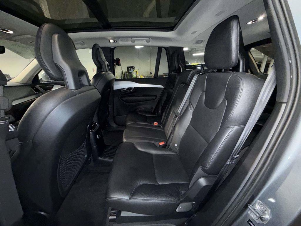 Used 2016 Volvo XC90 T8 Momentum w/ Vision Package image 19