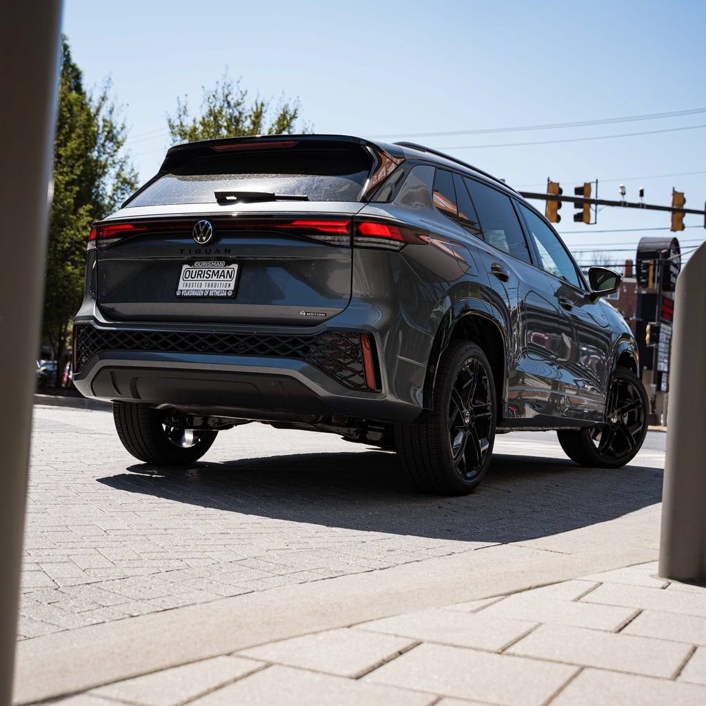 New 2026 Volkswagen Tiguan SE R-Line AWD/4WD image 5