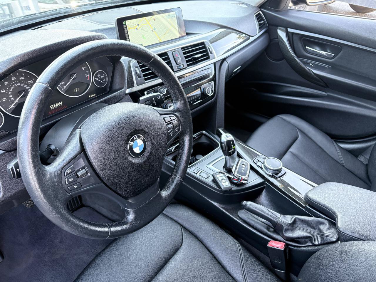 Used 2016 BMW 320i Sedan RWD image 3