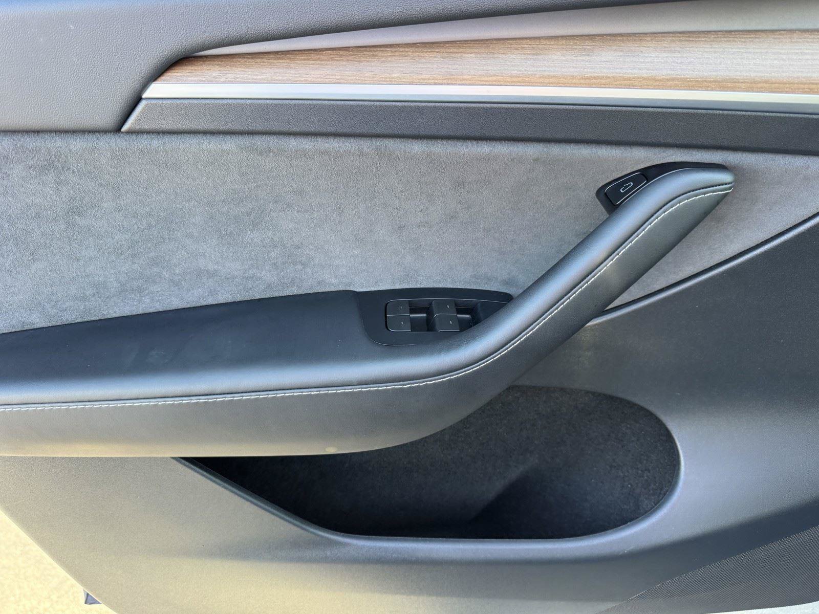 Used 2024 Tesla Model Y Long Range RWD image 15