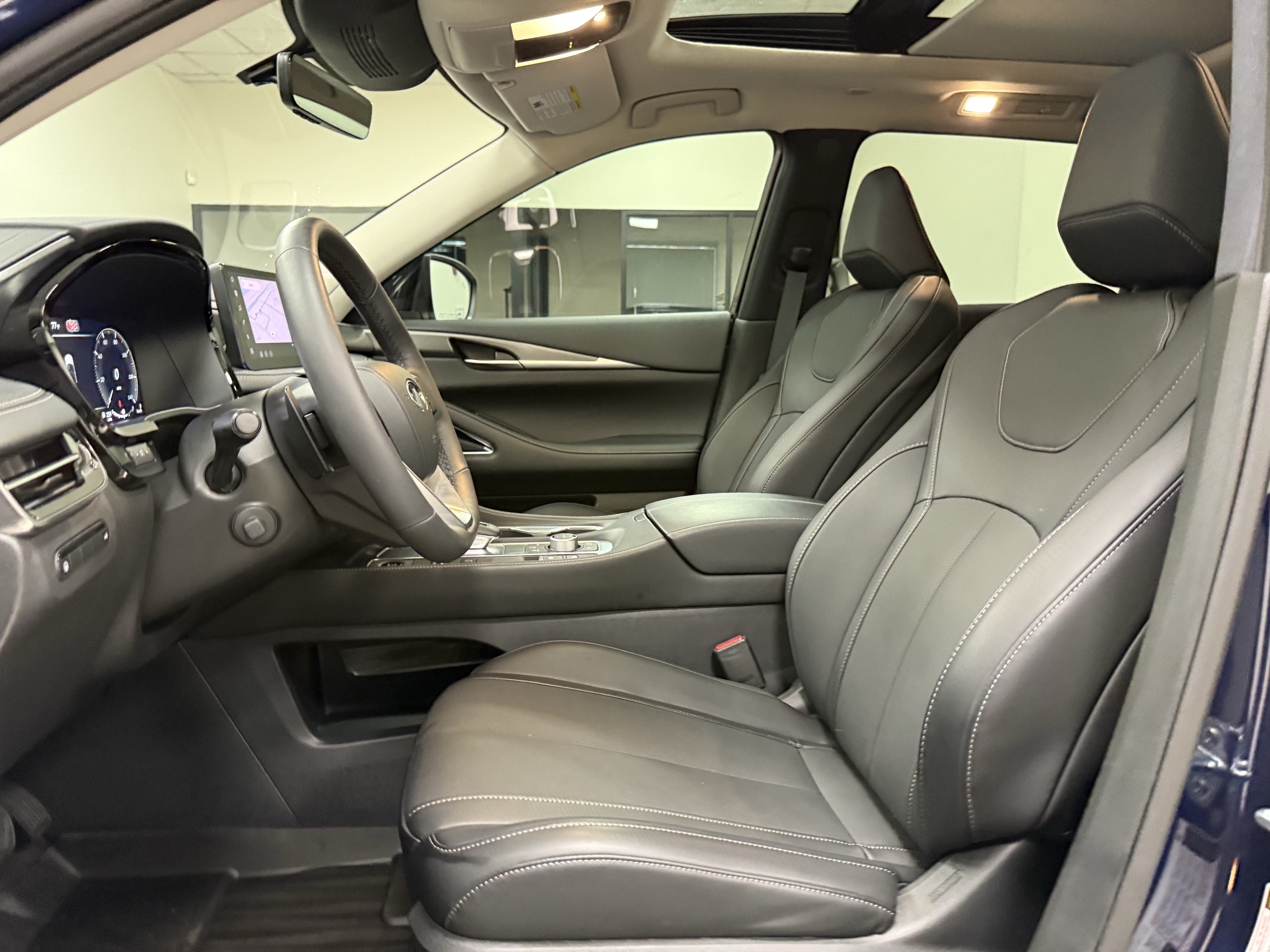 Certified 2027 INFINITI QX60 Luxe w/ Cargo Package FWD image 12