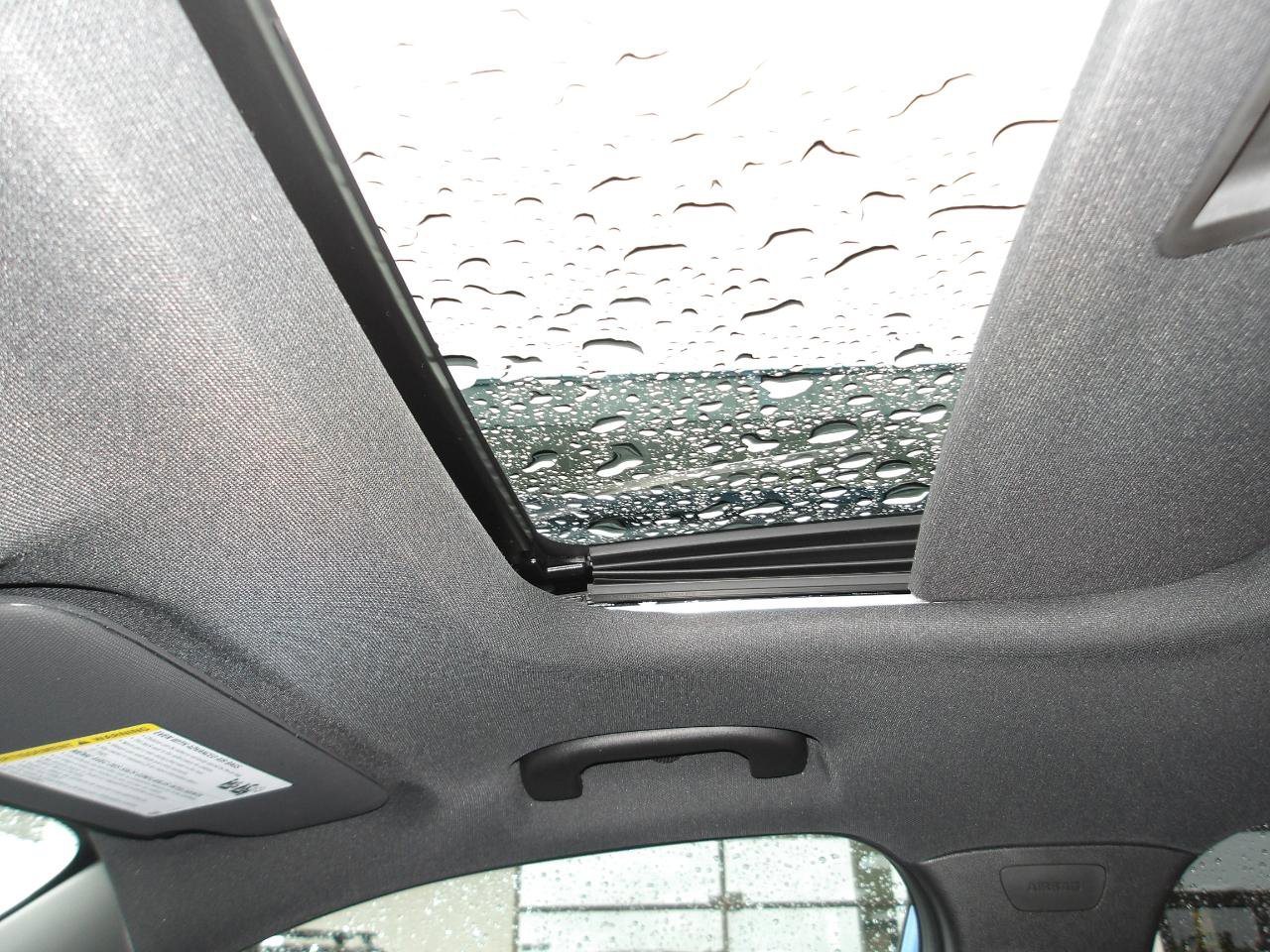 Used 2024 Chevrolet Trax RS w/ Sunroof Package FWD image 14