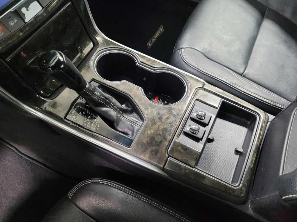 Used 2015 Toyota Camry XLE image 26