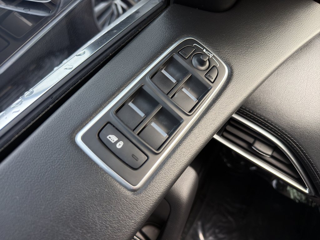Used 2020 Jaguar F-PACE Prestige AWD/4WD image 11