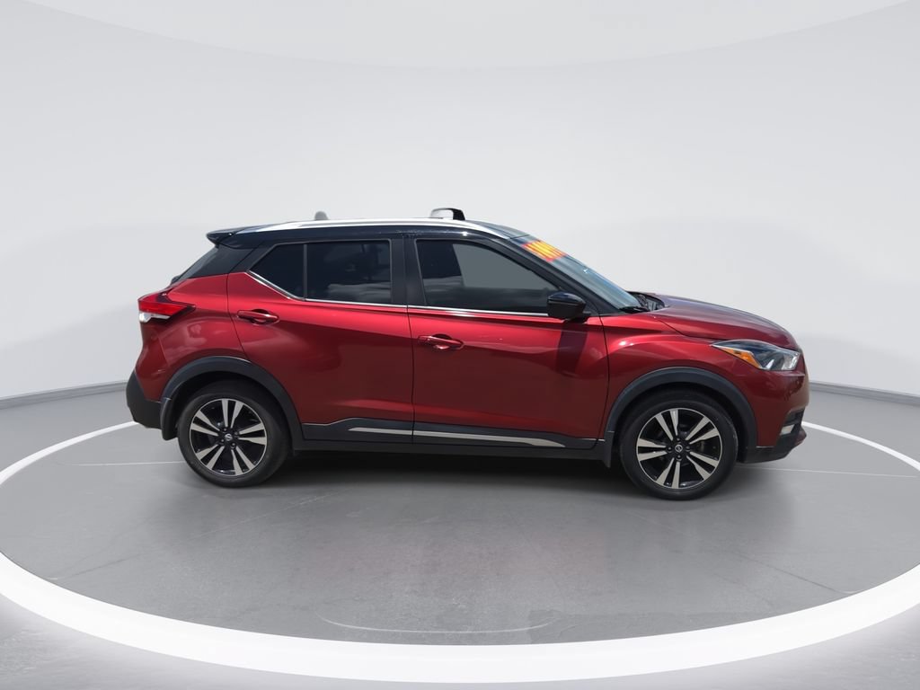 Used 2018 Nissan Kicks SR w/ Interior Electronics Package FWD image 9