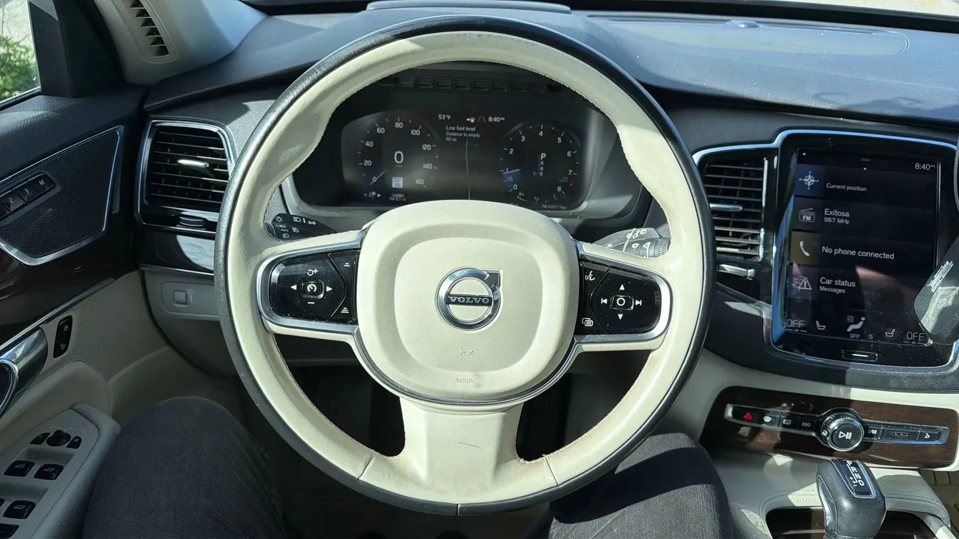 Used 2016 Volvo XC90 T6 Momentum w/ Momentum Plus Package AWD/4WD image 10