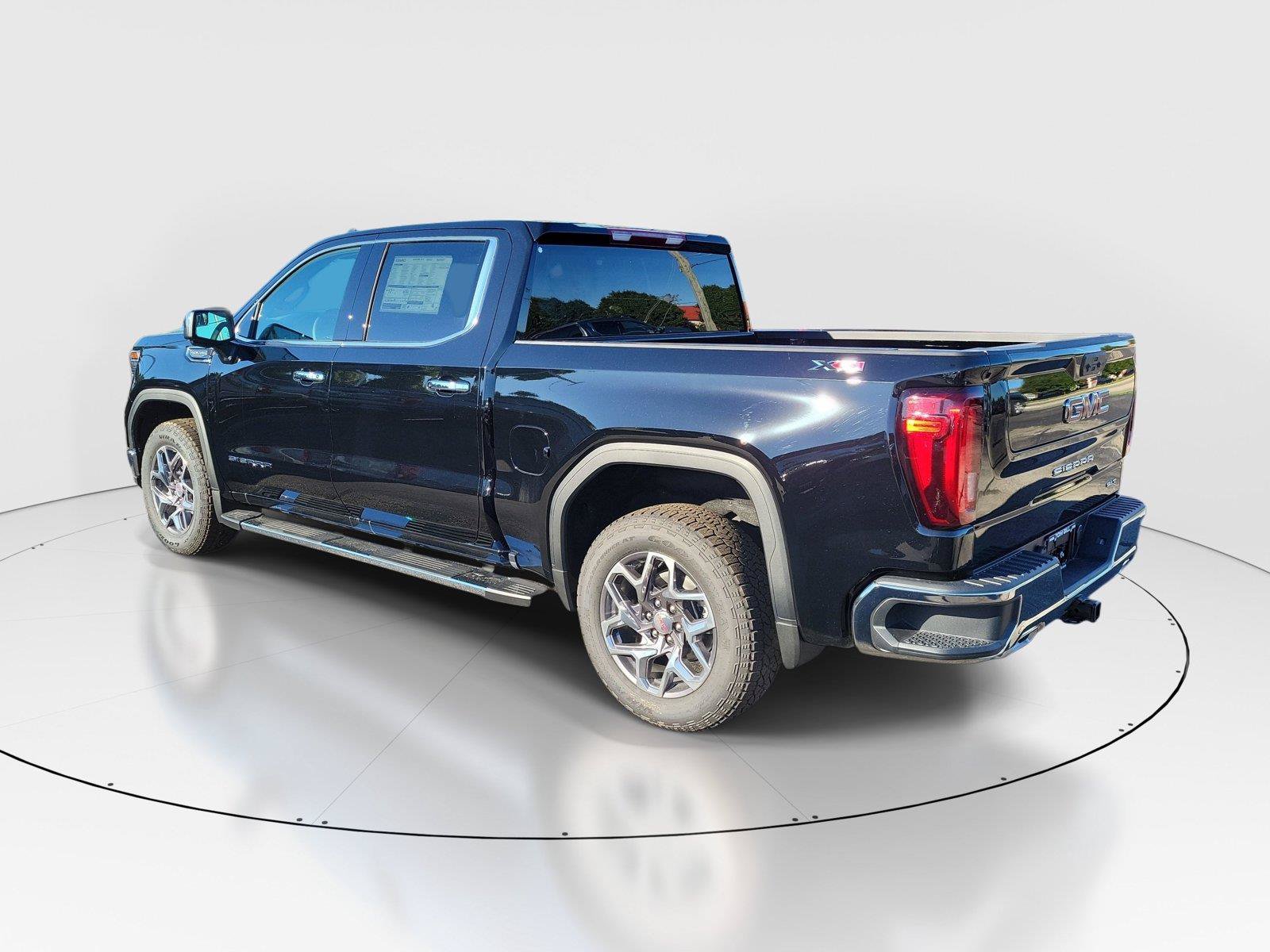 New 2026 GMC Sierra 1500 SLT w/ SLT Premium Package AWD/4WD image 3