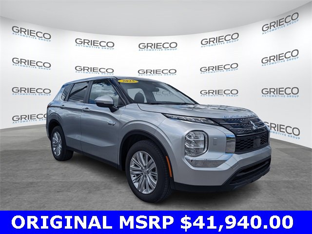 Used 2025 Mitsubishi Outlander ES
