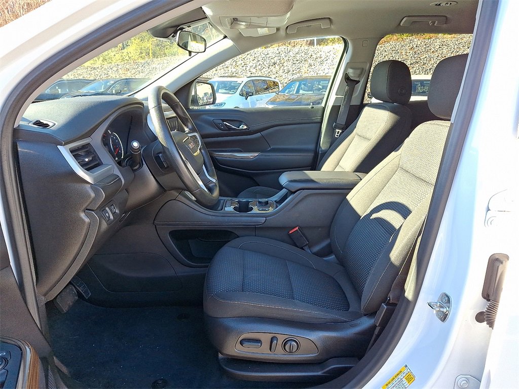 Used 2023 GMC Acadia SLE w/ Driver Convenience Package image 17