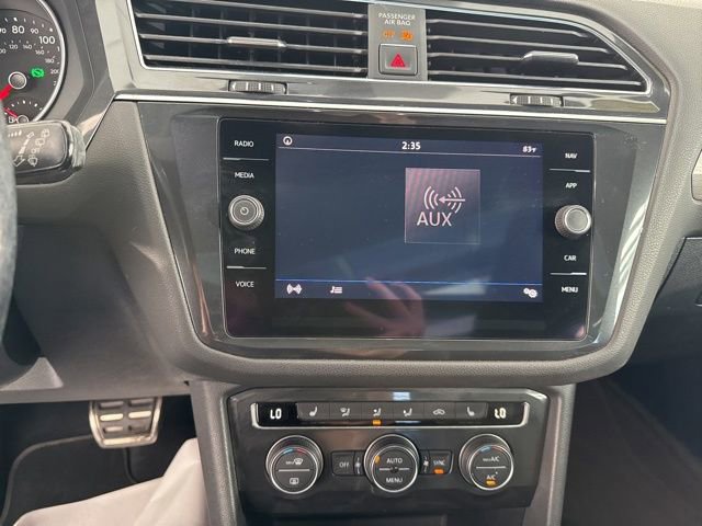 Used 2018 Volkswagen Tiguan SEL FWD image 25