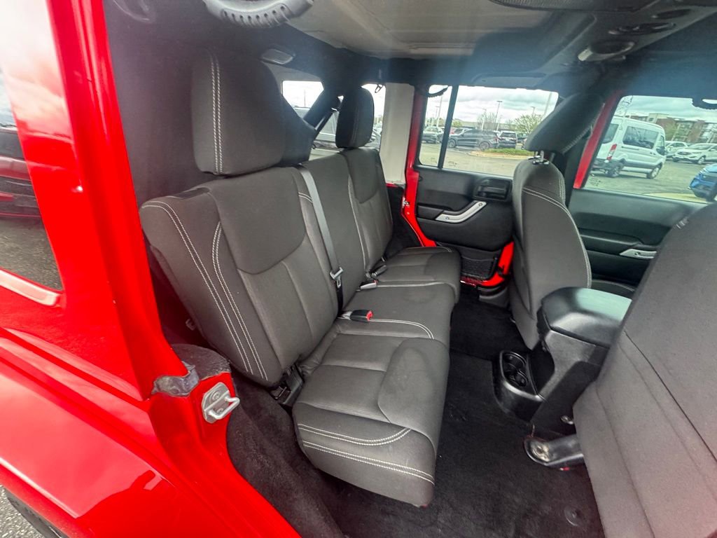 Used 2015 Jeep Wrangler Unlimited Sahara w/ Dual Top Group image 17