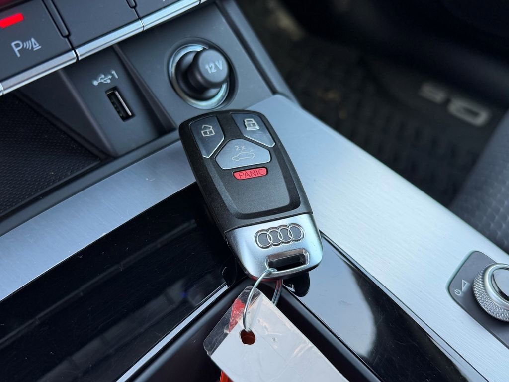 Used 2023 Audi Q5 e Premium Plus w/ Premium Plus Package image 30