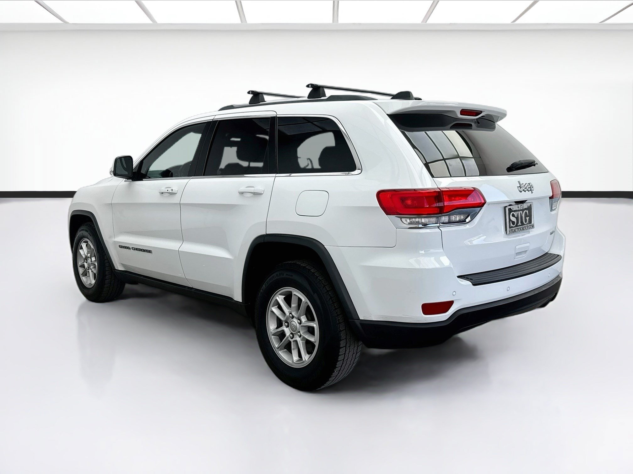 Used 2019 Jeep Grand Cherokee Laredo RWD image 6