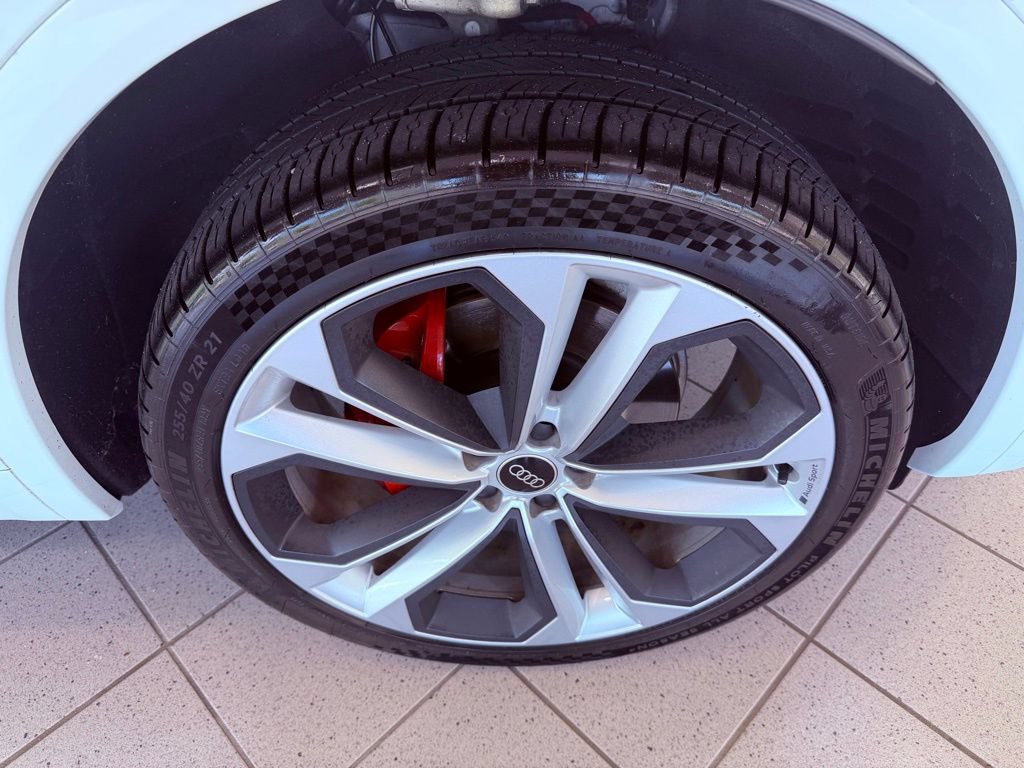 Used 2025 Audi Q5 2.0T Premium Plus w/ Premium Plus Package AWD/4WD image 19