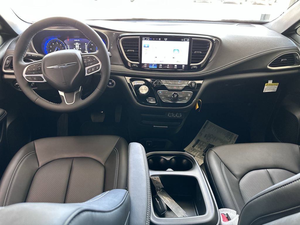 New 2025 Chrysler Pacifica Select image 11