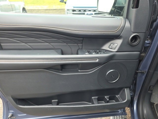 Used 2023 Ford Expedition Max Platinum image 18
